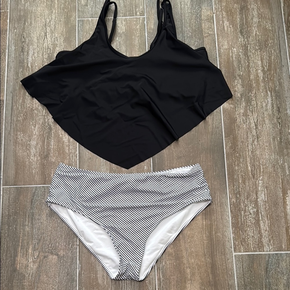 Stylish Black and White Women's Bikini Set
